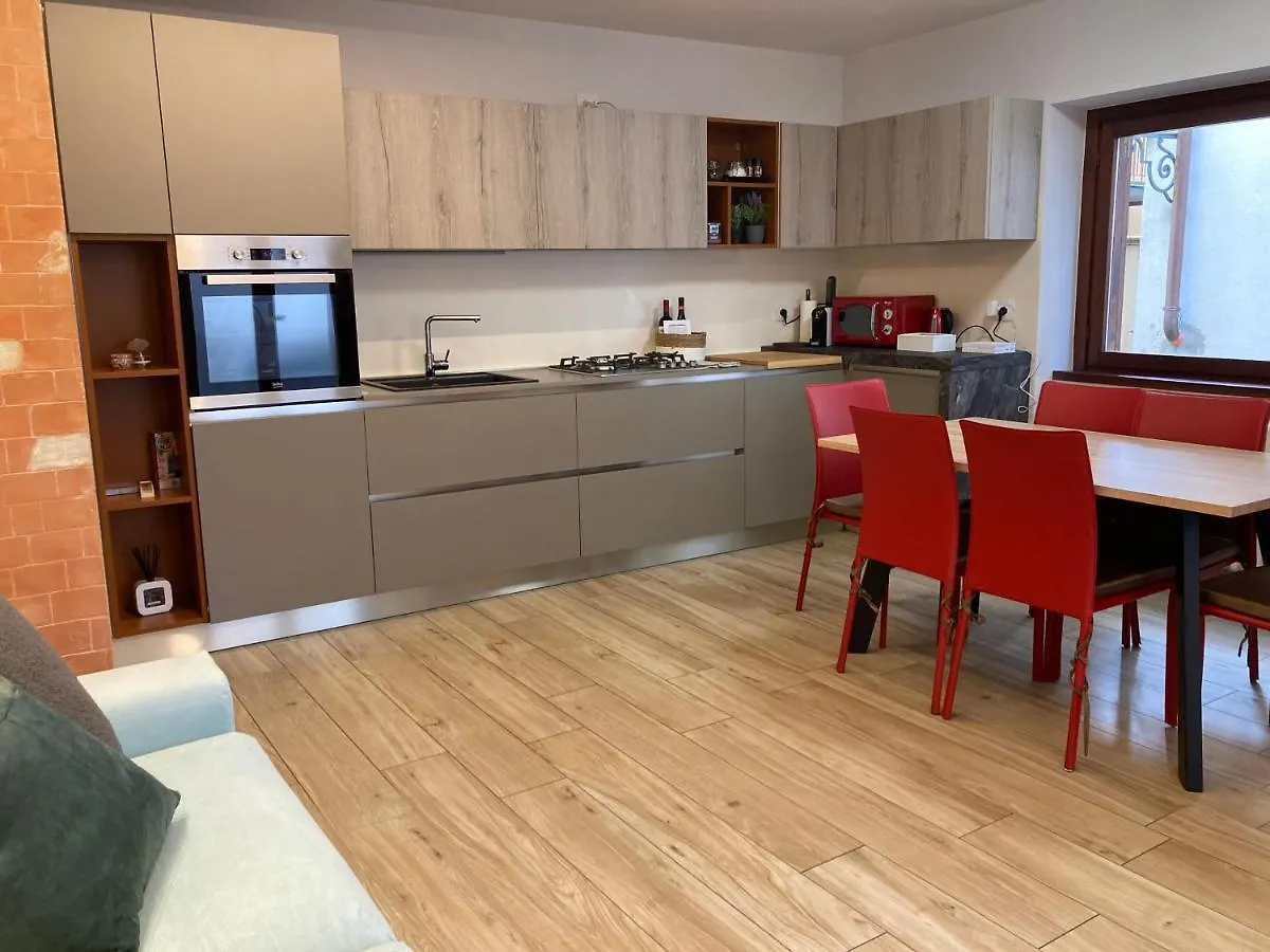 Lovely Bright Apartment In Barzio Center