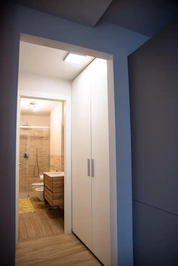 Lovely Bright Apartment In Barzio Center