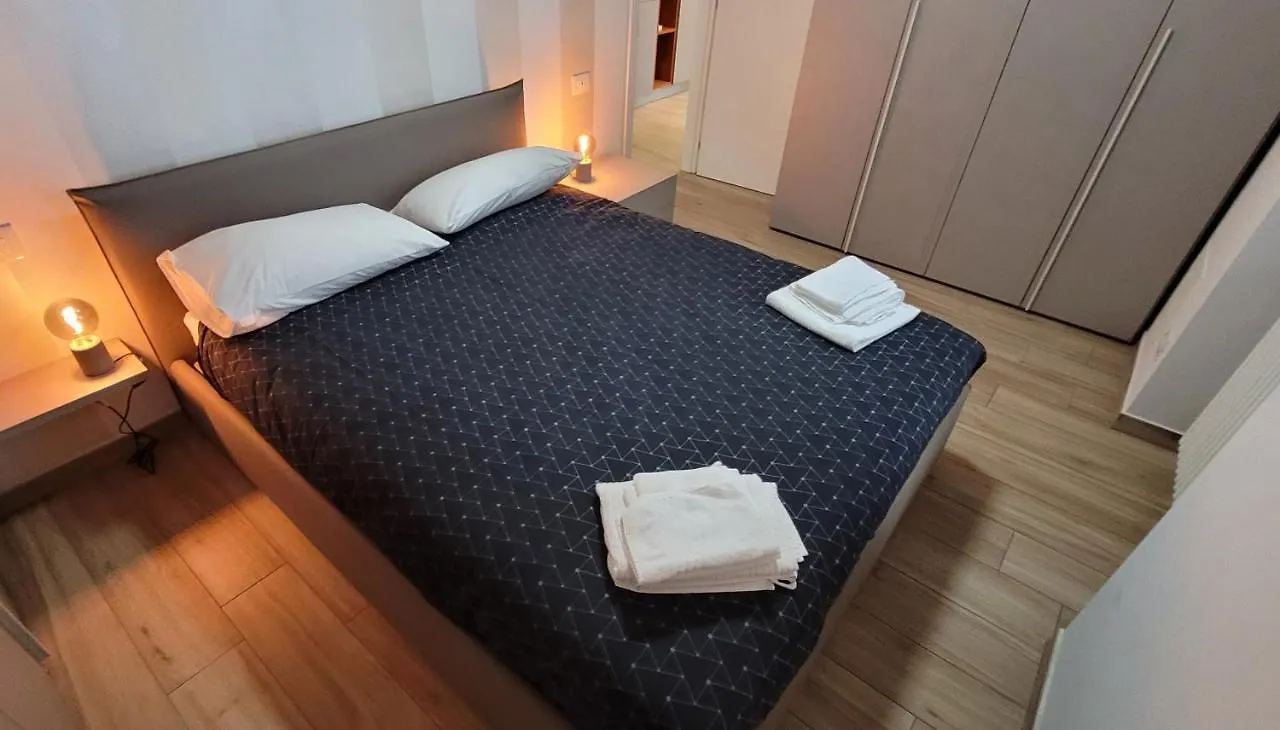 Lovely Bright Apartment In Barzio Center