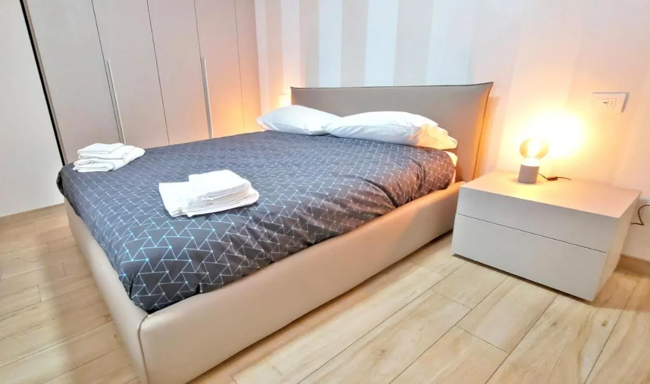 Lovely Bright Apartment In Barzio Center