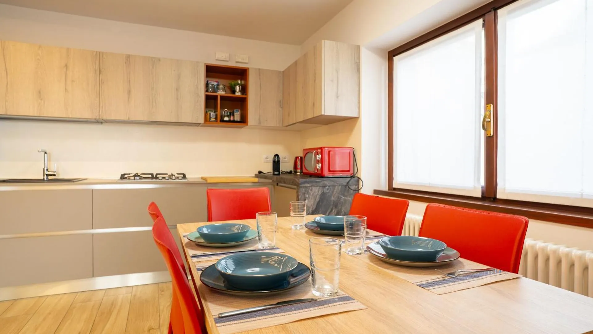 Lovely Bright Apartment In Barzio Center