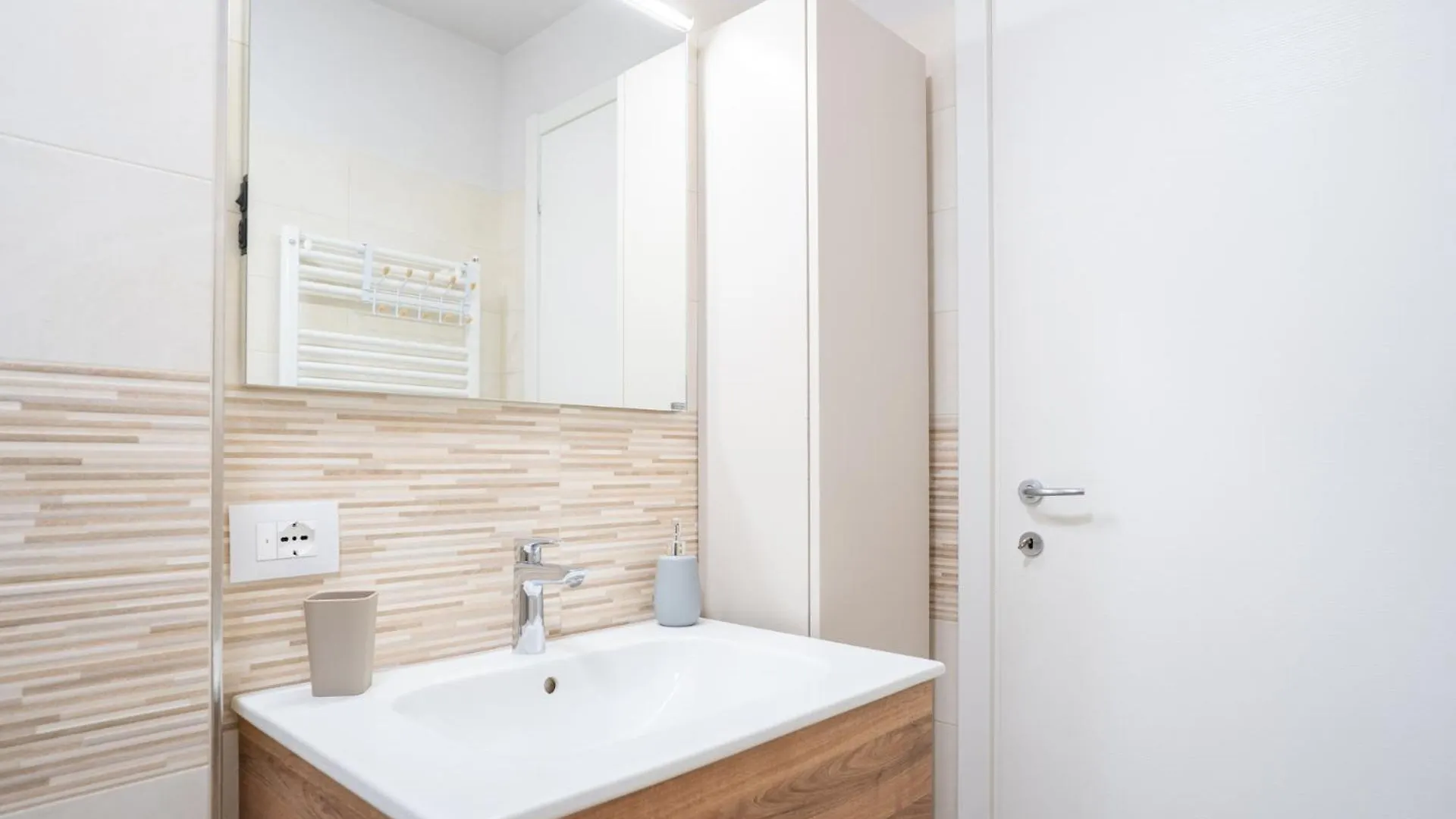 Lovely Bright Apartment In Barzio Center